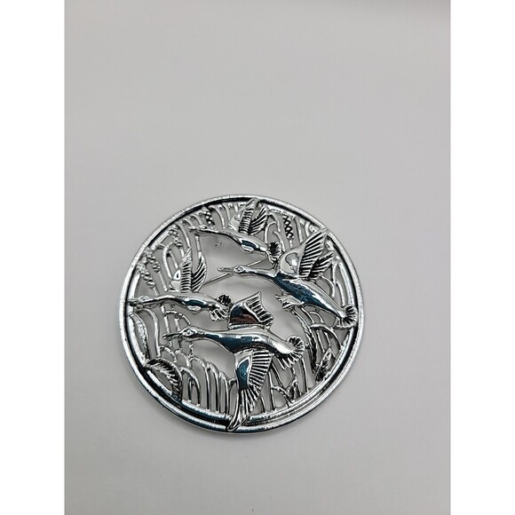 Vintage Sarah Coventry Brooch Pin Round Ducks Birds Fowl Silver Tone - Picture 12 of 13